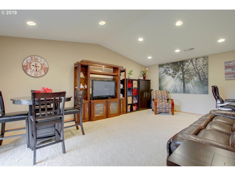 More Photos Of 2091 Spruce Ave, Woodland Assisted Living For Sale