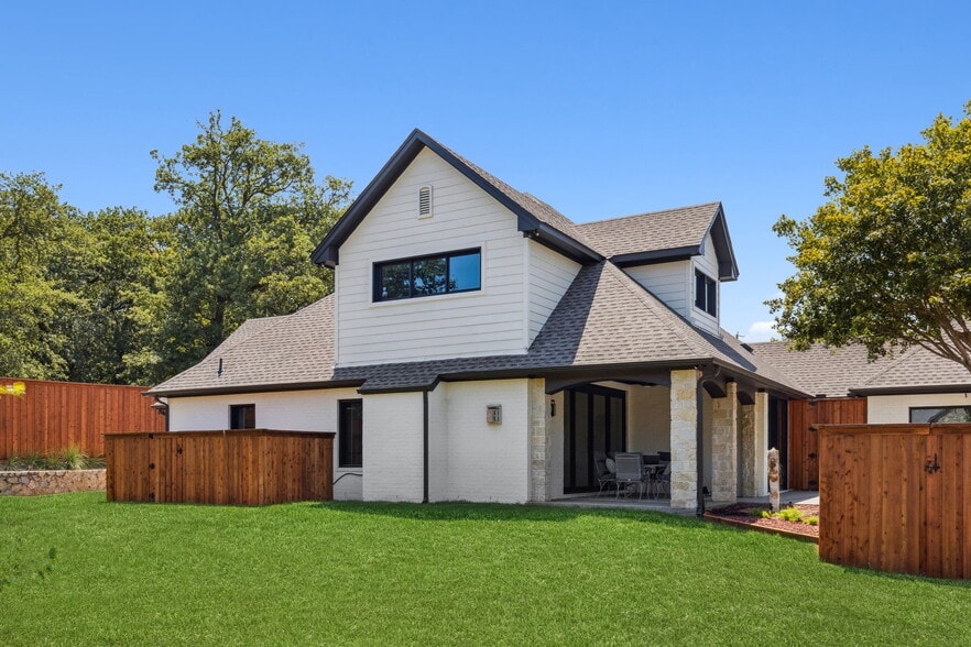 More Photos Of 615 Brewer Rd, Southlake Specialty For Sale