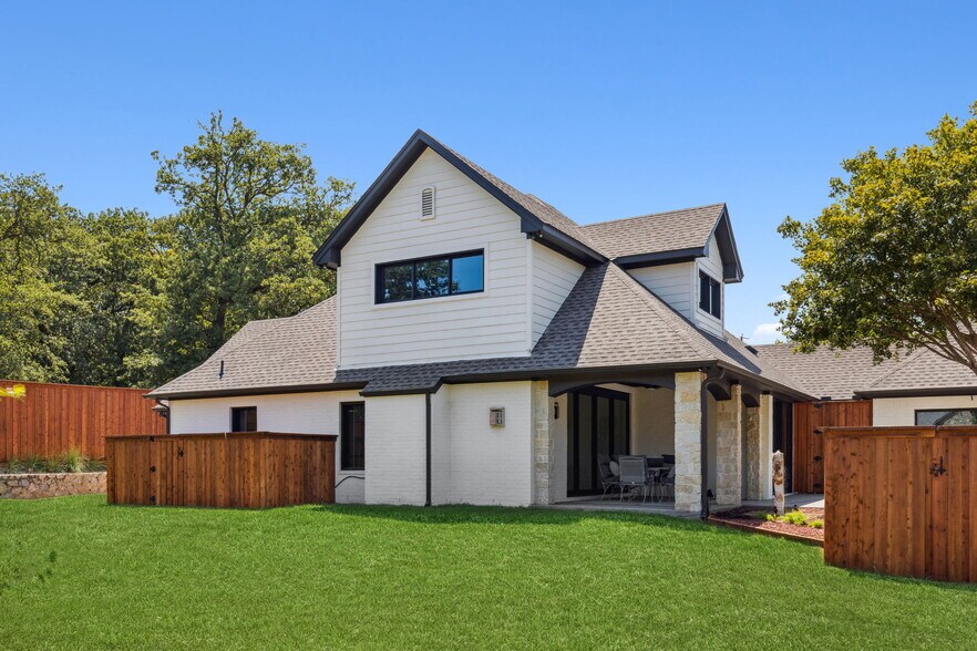 More Photos Of 615 Brewer Rd, Southlake Specialty For Sale