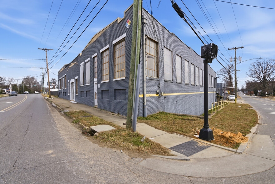 More Photos Of 226 S Linwood Rd, Gastonia Warehouse For Sale