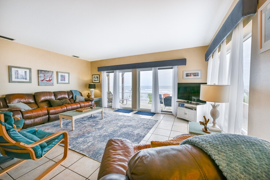 More Photos Of 1100 E 3rd Ave, New Smyrna Beach Apartments For Sale