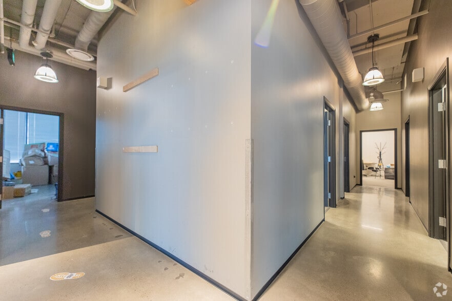 More Photos Of 55 Commerce Valley Dr W, Markham Unknown For Lease