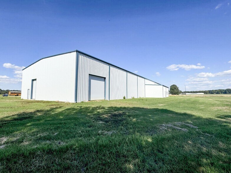 More Photos Of 369 Enterprise Dr, Batesville Industrial For Sale