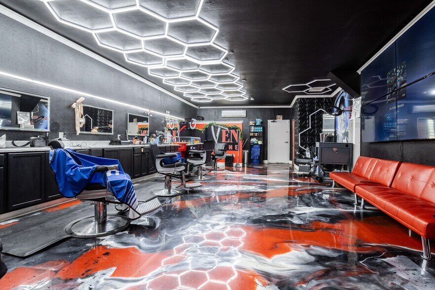 More Photos Of 38262 6th St E, Palmdale Storefront For Sale