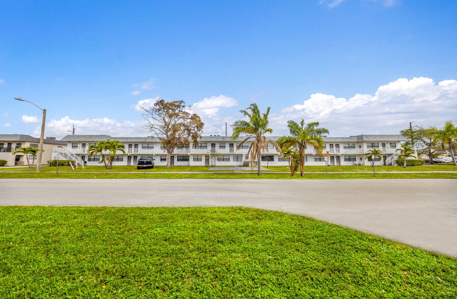 Primary Photo Of 3111 NW 3rd Ave, Pompano Beach Apartments For Sale