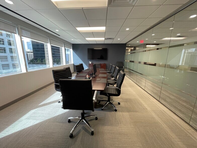More Photos Of 777 Brickell Ave, Miami Coworking Space