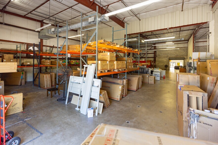 More Photos Of 6588 N Military Trl, West Palm Beach Light Distribution For Lease