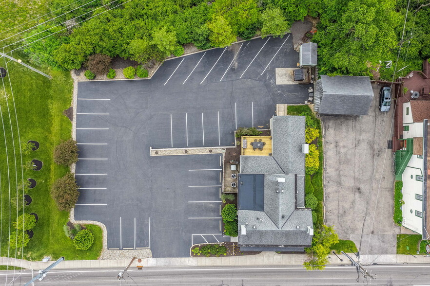 More Photos Of 8862 Cincinnati Dayton Rd, West Chester Office For Sale