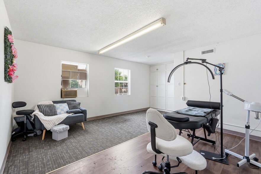 More Photos Of 2048-2050 W Florence Ave, Los Angeles Office For Sale