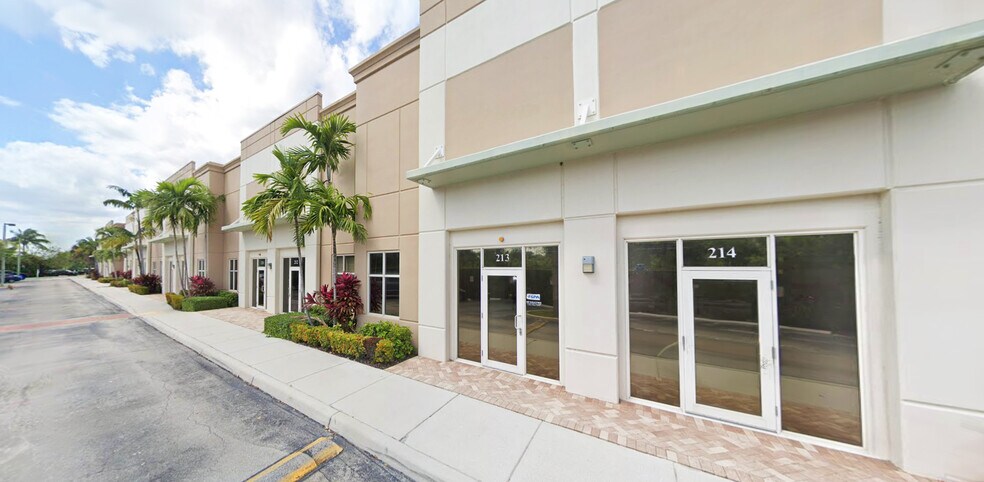 More Photos Of 990 Stinson, West Palm Beach Warehouse For Sale