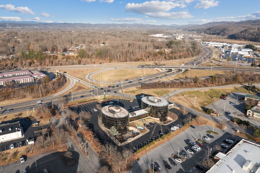 More Photos Of 1989-1999 E Stone Dr, Kingsport Office For Sale
