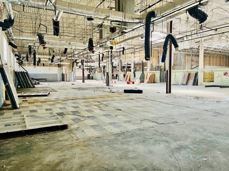 More Photos Of 302 Commerce Square Blvd, Burlington Warehouse For Sale