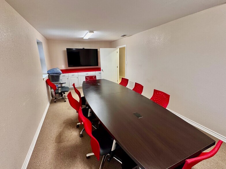 More Photos Of 14800 IH 35, Dilley Industrial For Sale