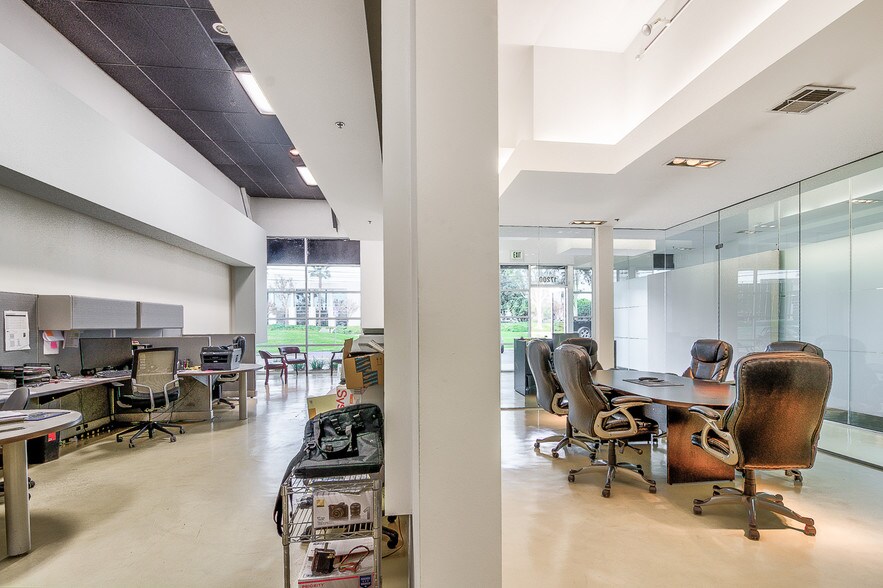 More Photos Of 17200-17288 Red Hill Ave, Irvine Flex For Lease