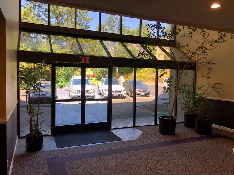 More Photos Of 9570 SW Barbur Blvd, Portland Office For Lease