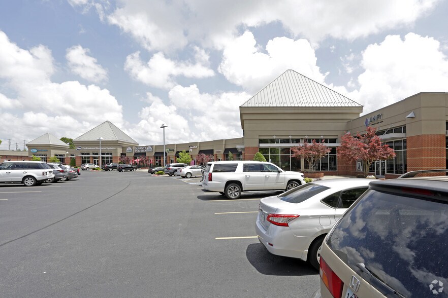 More Photos Of 2905 SE Walton Blvd, Bentonville Unknown For Lease