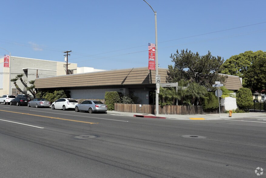 Primary Photo Of 1051 E Wardlow Rd, Long Beach Office For Lease
