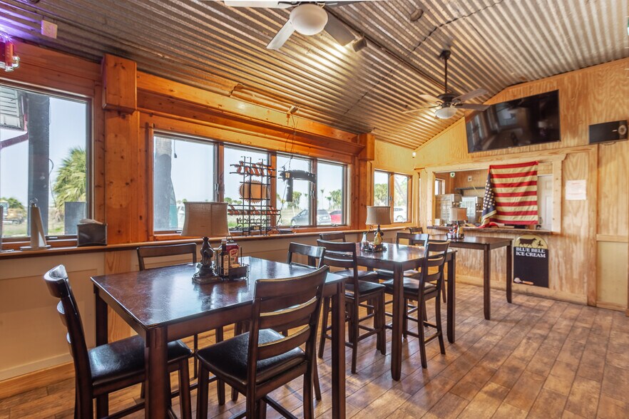 More Photos Of 28 W Bayshore Dr, Saint George Island Restaurant For Sale