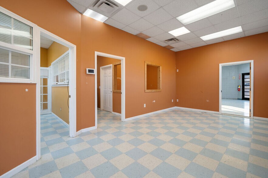 More Photos Of 103 Greenhill Blvd NW, Fort Payne Restaurant For Sale
