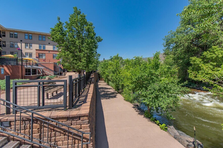 More Photos Of 1027 Washington Ave, Golden Apartments For Lease