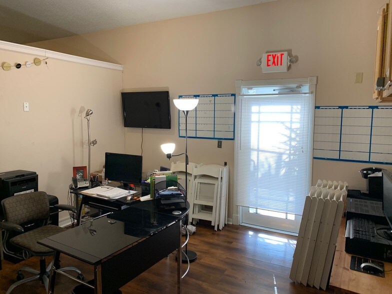 More Photos Of 2421 Tamiami Trl, Port Charlotte Office For Sale