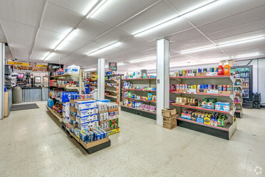 More Photos Of 1201 6th St, Ryan General Retail For Sale