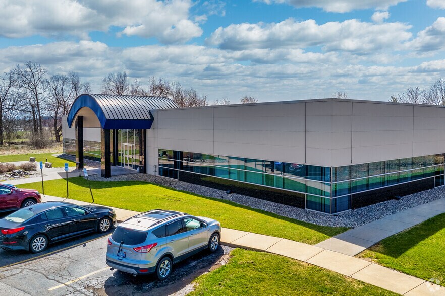 More Photos Of 4664 Campus Dr, Kalamazoo Office For Lease
