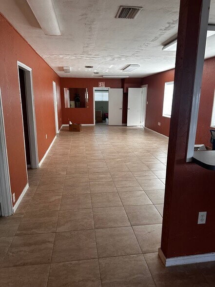 More Photos Of 3002 Manatee Ave, Bradenton Medical For Sale