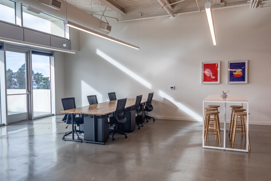 More Photos Of 8305 W Sunset Blvd, West Hollywood Office For Lease