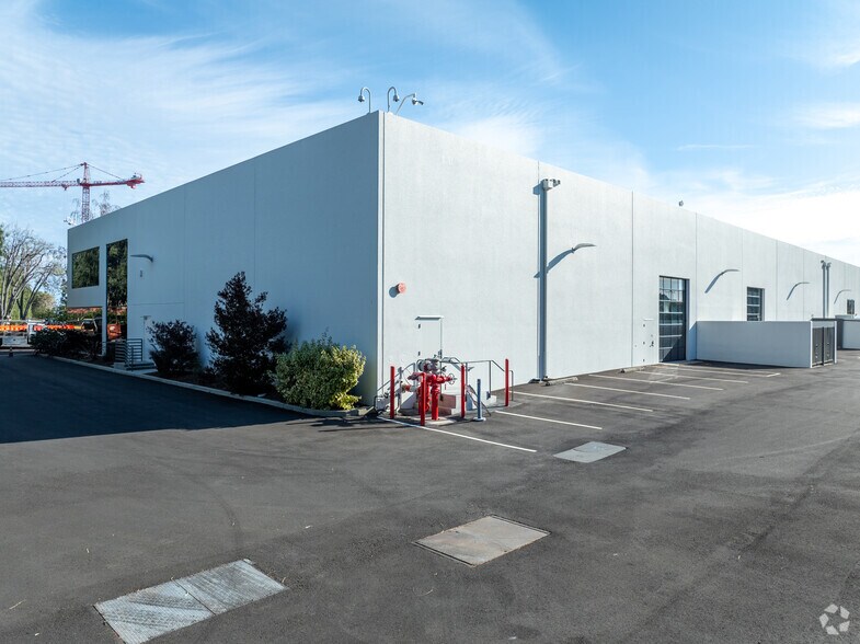 More Photos Of 1360 O'Brien Dr, Menlo Park Research And Development For Lease