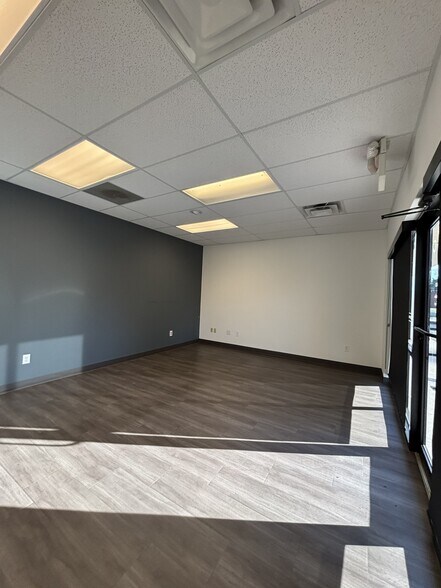 More Photos Of 405 N Main St, Gretna Office For Lease