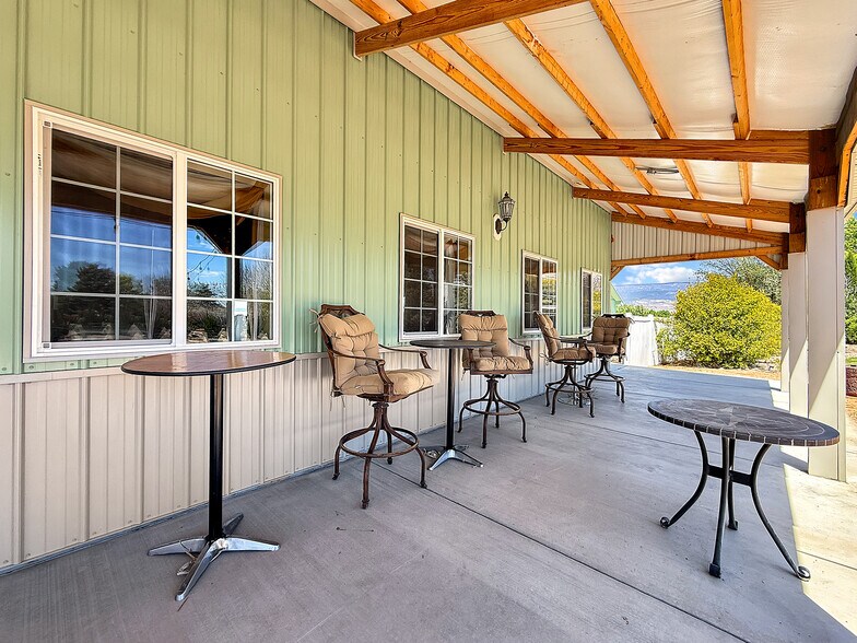 More Photos Of 5955 Sawmill Mesa Rd, Delta Specialty For Sale