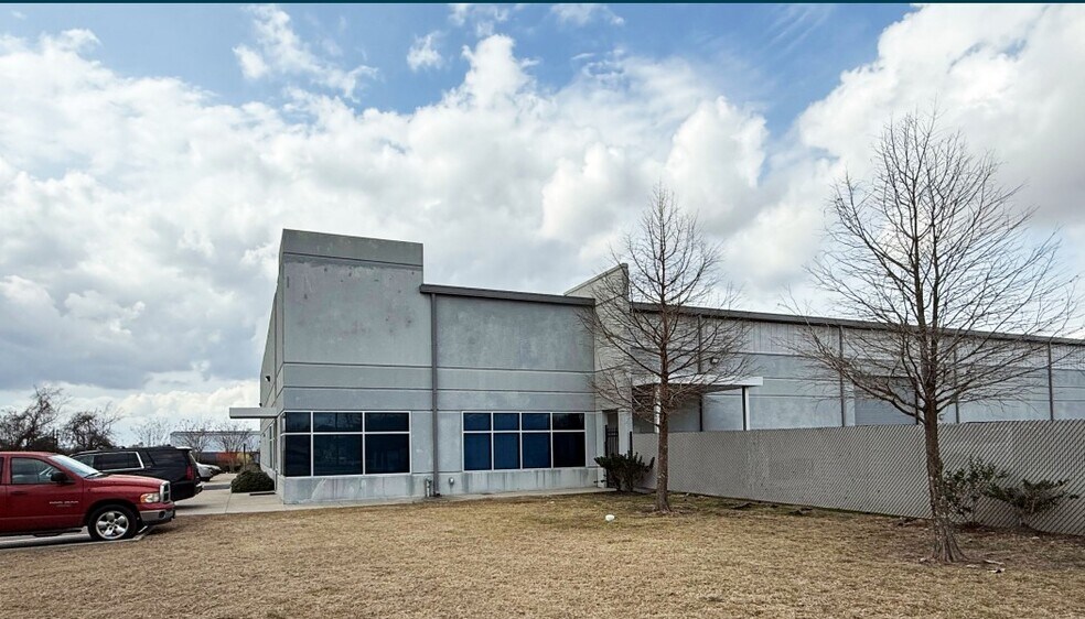 Primary Photo Of 8831 Industrial Dr, Pearland Industrial For Sale