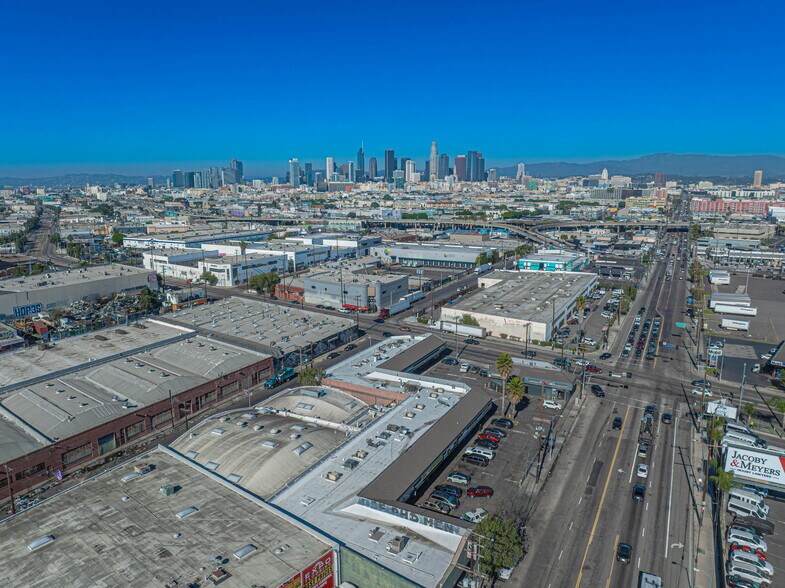 More Photos Of 1901 S Alameda St, Los Angeles General Retail For Sale