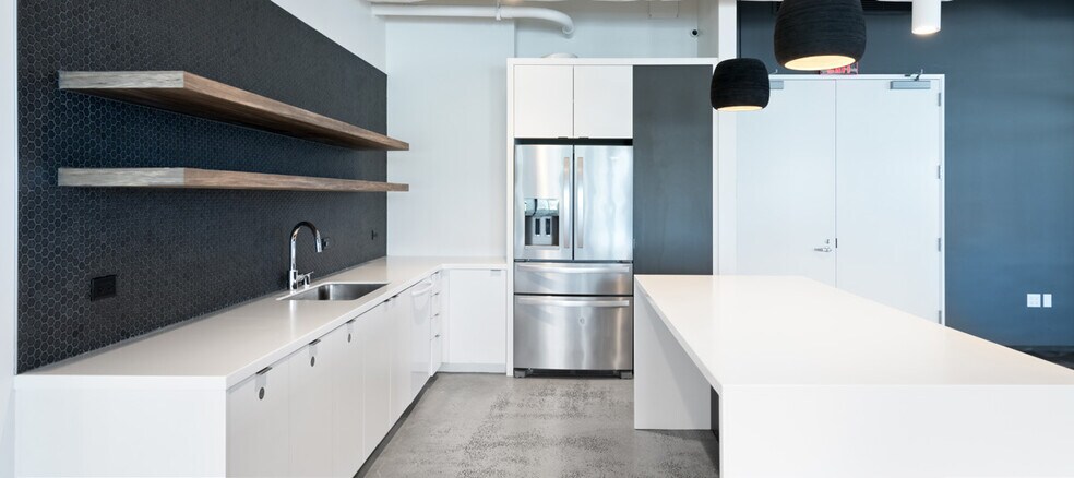 More Photos Of 3130 Wilshire Blvd, Santa Monica Office For Lease