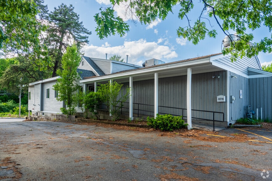 More Photos Of 171 W Boylston St, West Boylston Freestanding For Sale