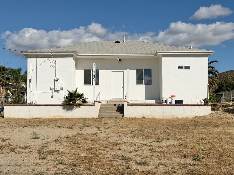 Primary Photo Of 405 Ellis St, Lake Elsinore Religious Facility For Lease
