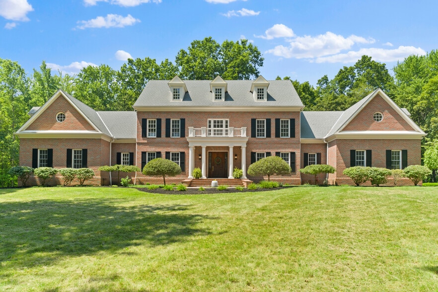 More Photos Of 5455 Plantation Rd, Sunbury Lodge Meeting Hall For Sale