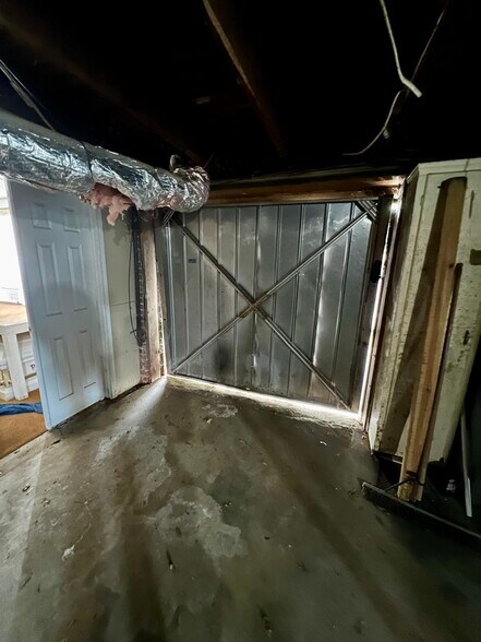 More Photos Of 100 N Fifth St, Manchester Funeral Home For Sale