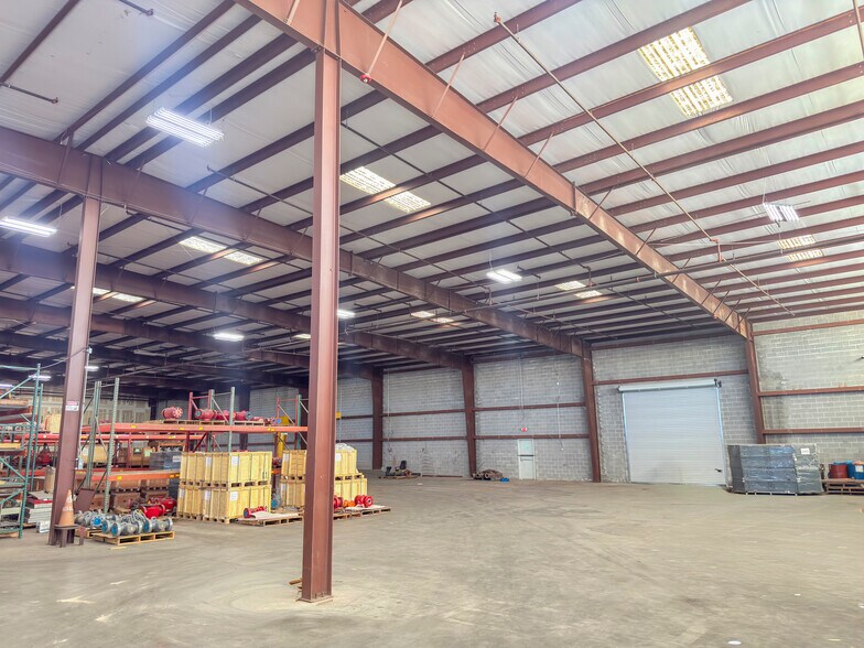 More Photos Of 10422 W Gulf Bank Rd, Houston Distribution For Lease