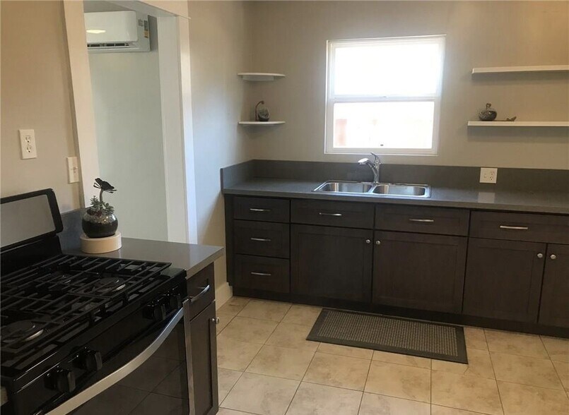 More Photos Of 2122 E St, La Verne Office Residential For Sale