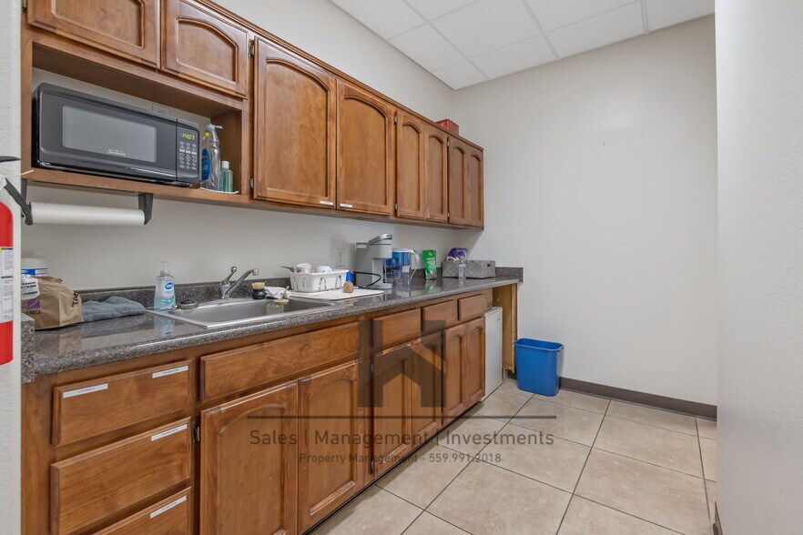 More Photos Of 4004 S Demaree St, Visalia Medical For Lease