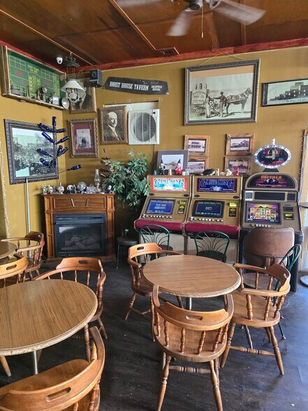 More Photos Of 305 Columbia Ave, Goldfield Bar For Sale