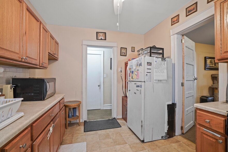 More Photos Of 6046 Putnam Ave, Ridgewood Apartments For Sale
