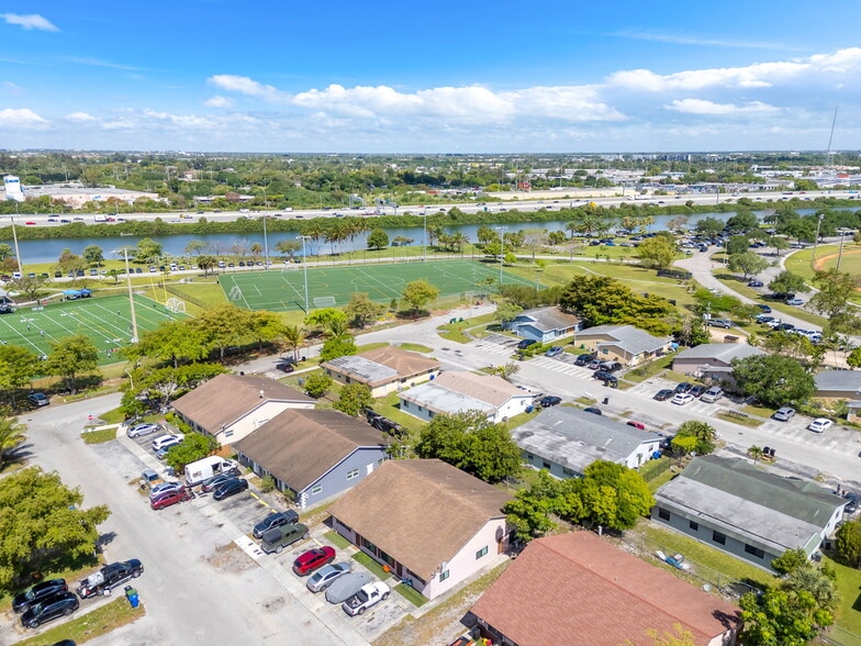 More Photos Of 1481 NW 22nd St, Fort Lauderdale Apartments For Sale