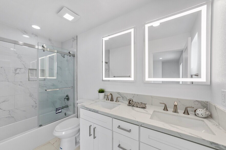 More Photos Of 2956 Ulric St, San Diego Apartments For Sale