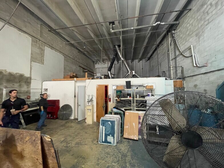 More Photos Of 5512 NW 161st St, Miami Lakes Warehouse For Lease
