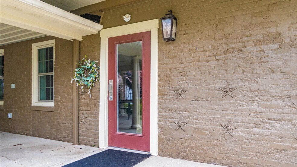 More Photos Of 120 W Main St, Somerset Flex For Sale