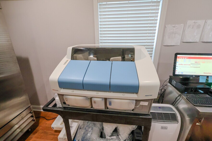 More Photos Of 2212 Hope Mills Rd, Fayetteville Office For Sale