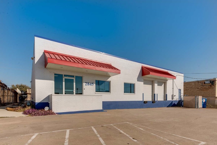 Primary Photo Of 2845 Ladybird Ln, Dallas Flex For Sale
